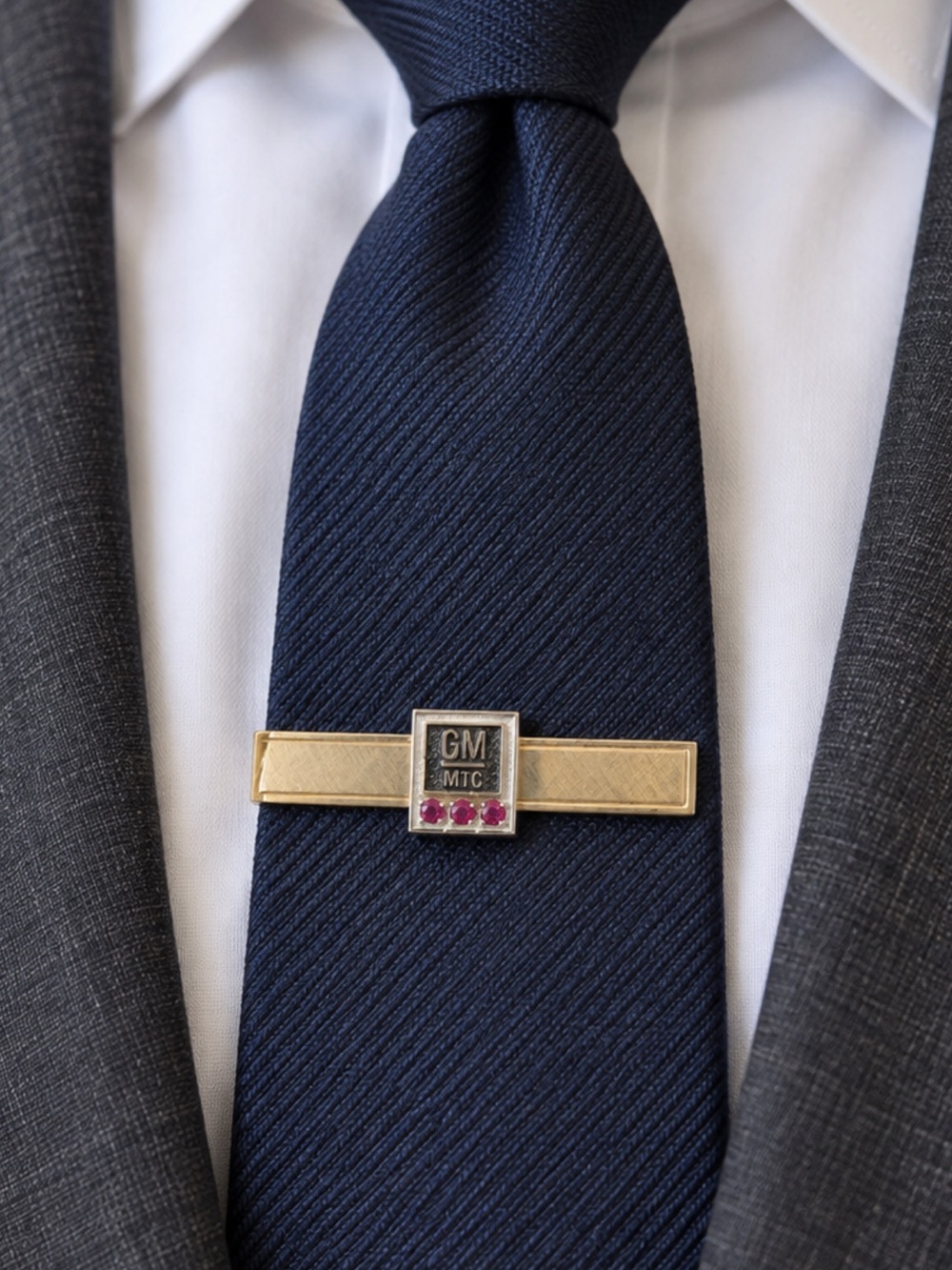 Vintage GM General Motors 1/20 12K Gold Filled Tie Clip 3 Red Stones